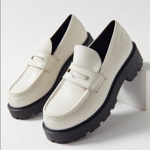 vagabond penny loafer in cream color